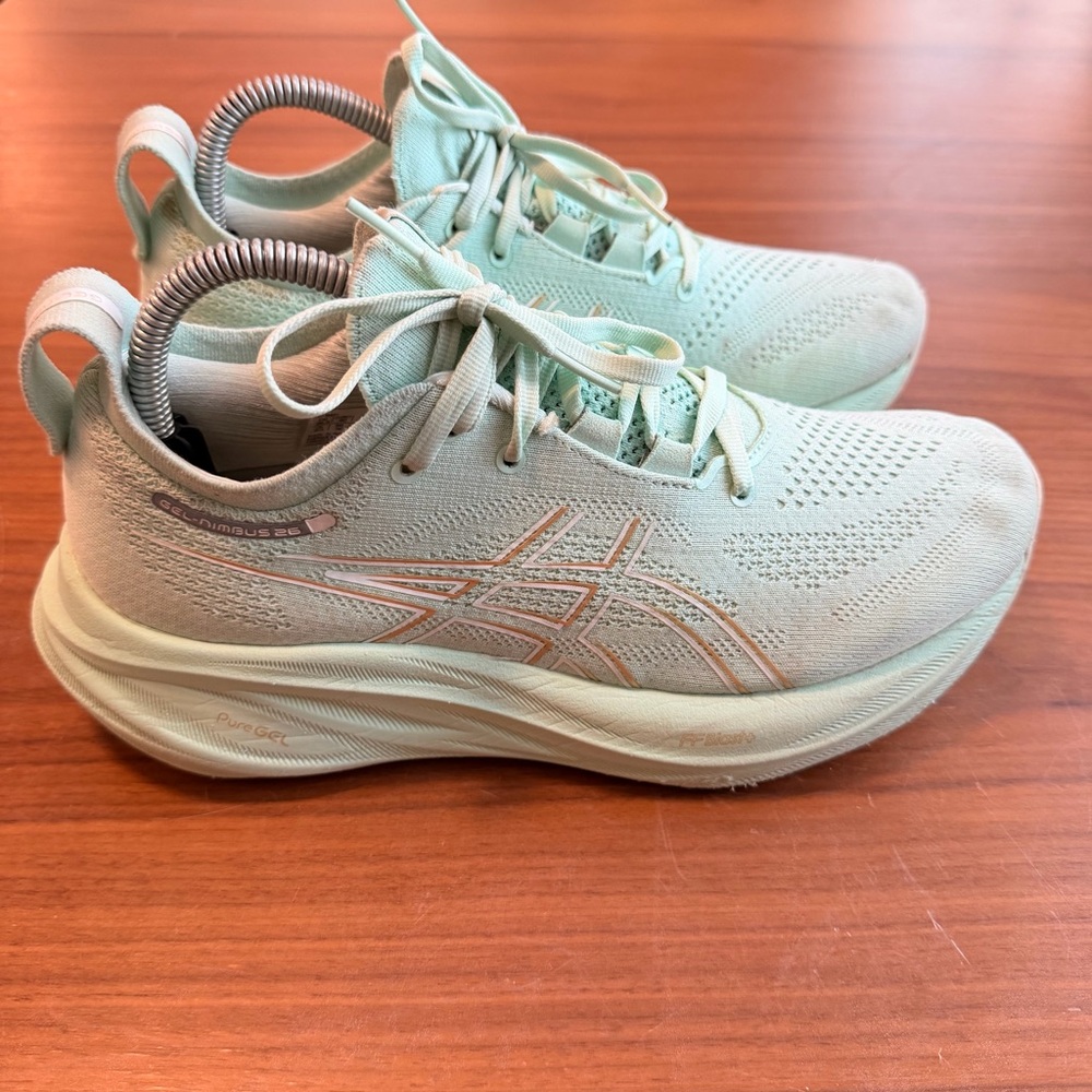 ASICS GEL-Nimbus 26 Women's Running Shoes Wide Mint Green Size 8.5 US